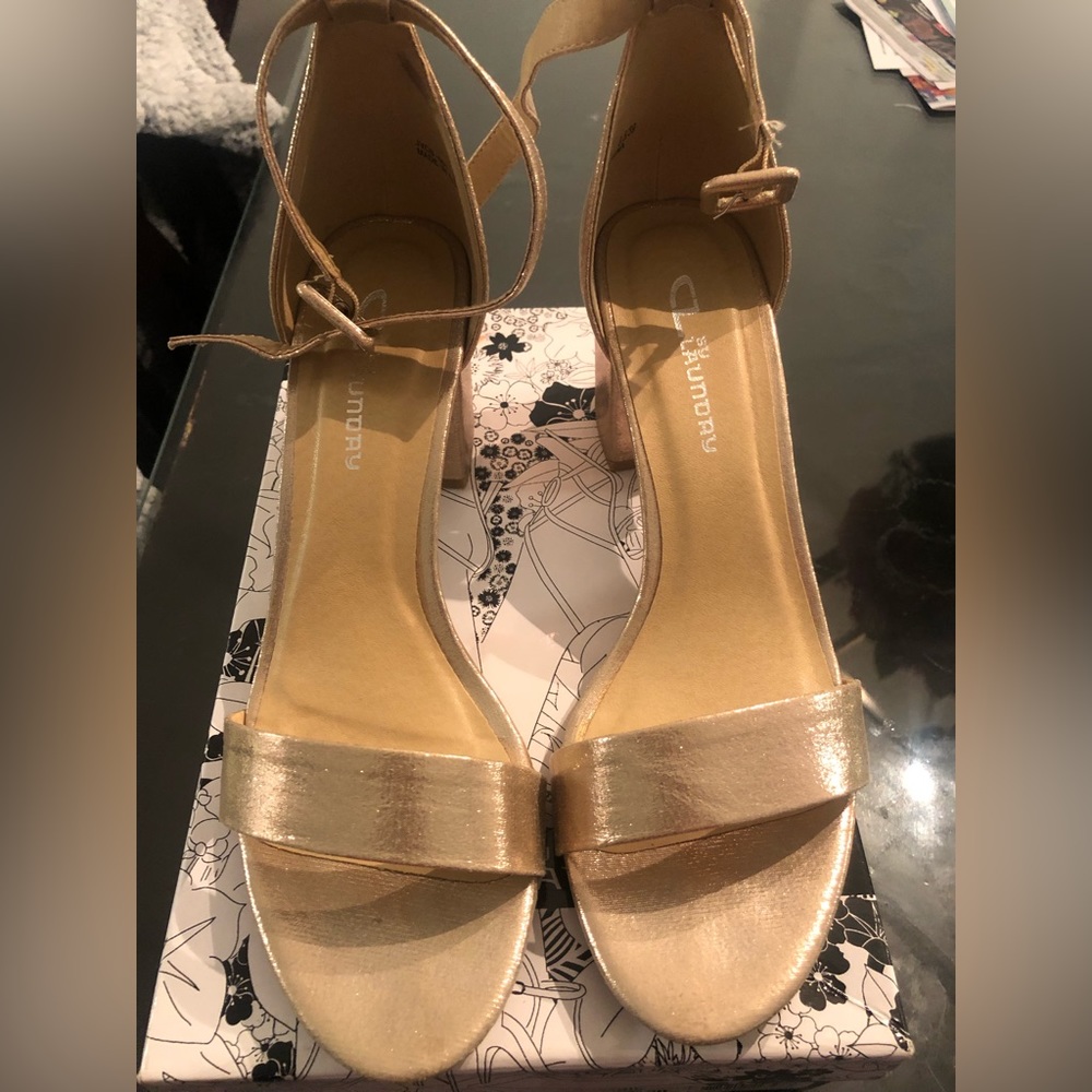 Chinese Laundry 8.5 Gold heels
